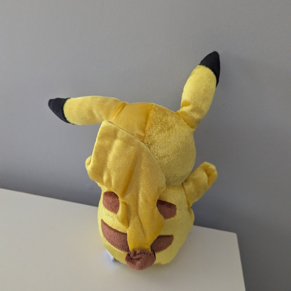 TOMY Pokemon Pikachu 9" - Picture 3 of 4